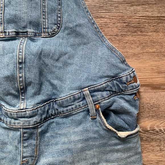 Isabel by Ingrid & Isabel Light Wash Maternity Overalls 10 - Picture 2 of 7